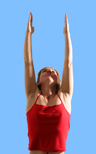 foto der yogalehrerin - yoga in münchen findet sowohl in einzelstunden als auch im yogakurs statt